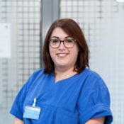 Portrait von Vanessa Zelinski, Delir Management