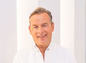 Portrait von Prof. Dr. Jan Fichtner, Chefarzt der Klinik für Urologie