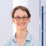 Portrait von Diplom-Psychologin Julia Ehlis, Leitende Psychologin der Klinik für Psychiatrie, Psychotherapie und Psychosomatik