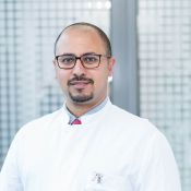 Portrait von Ph.D. Hisham Alsingaby, Sektionsleiter Wirbelsäulenchirurgie