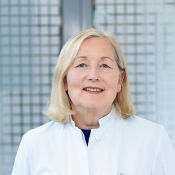 Portrait von Dr. Dorothea Wollny, Funktionsoberärztin der Klinik für Kardiologie, Angiologie und Elektrophysiologie