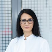 Portrait von Negar J. Kangarloo, Oberärztin der Klinik für Kardiologie, Angiologie und Elektrophysiologie