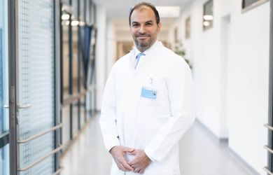 Dr. CA Eslam Darwish - Wirbelsäulenchirurgie