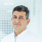 Portrait von Dr. Samer Said, Chefarzt der Klinik für Allgemeine Innere Medizin und Gastroenterologie