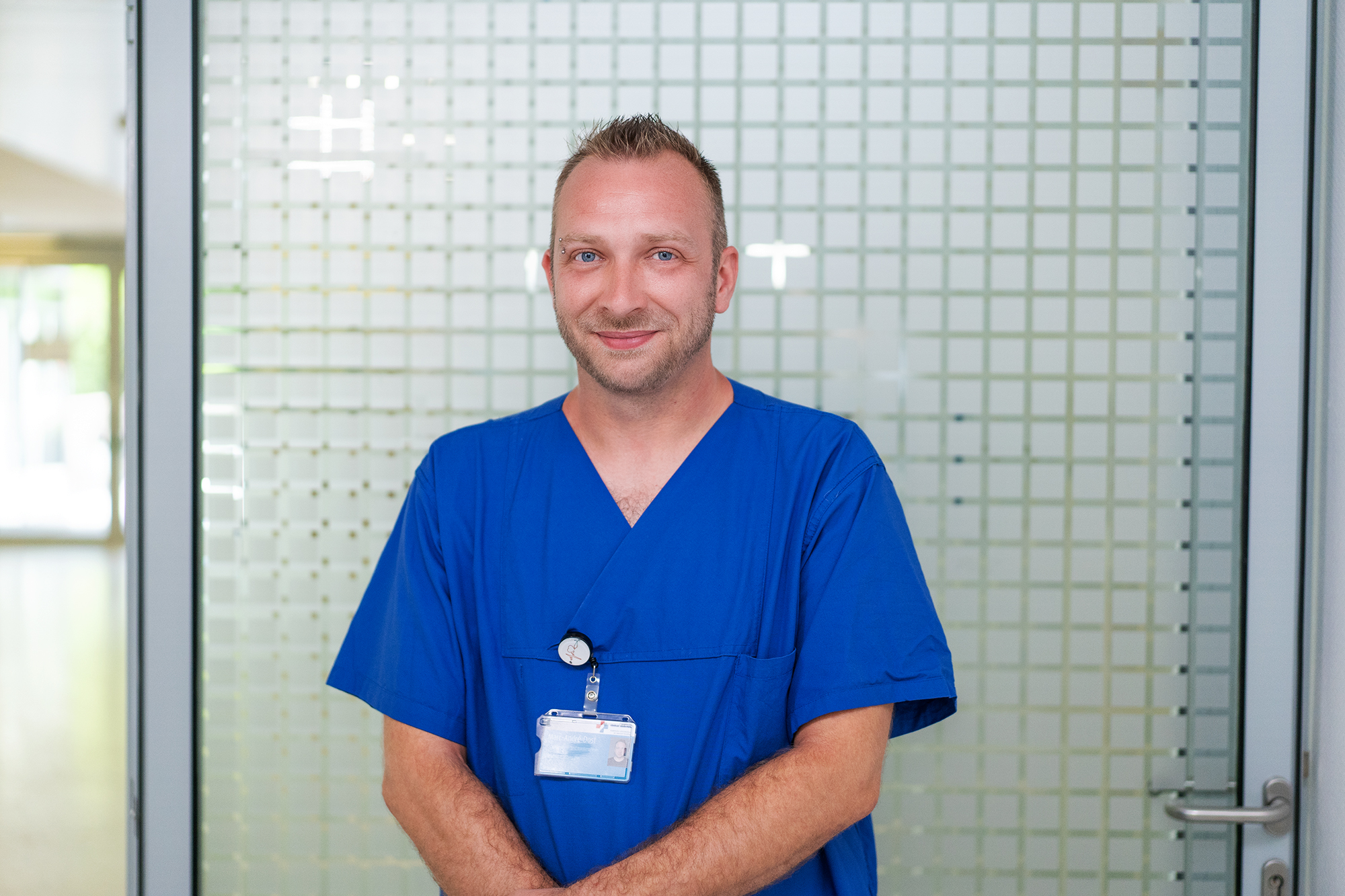 Portrait von Marc-Andre Dost, pflegerische Leitung der Klinik für Akut-und Notfallmedizin.