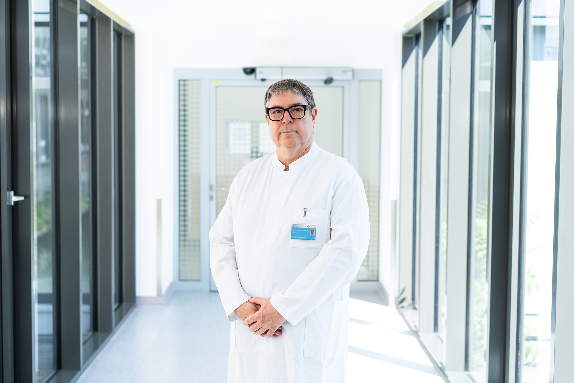 Portrait von Prof. Dr. Michael Zimmermann, Chefarzt der Klinik für Neurchirurgie